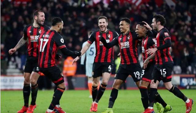  索兰克梅开二度伯恩茅斯主场逆转狼队取得保级关键战役