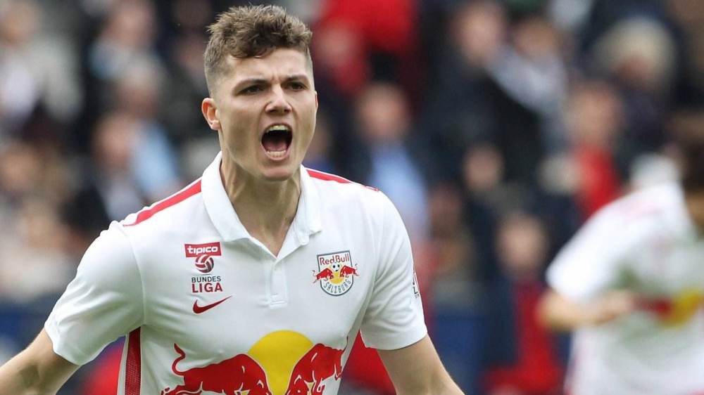  莱比锡红牛主场轻取奥格斯堡，萨比策传射定乾坤